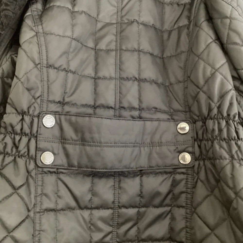 Laundry by Shelli Segal, NWOT, black, reversible faux fur/puffer, sz L, midi - Picture 7 of 11